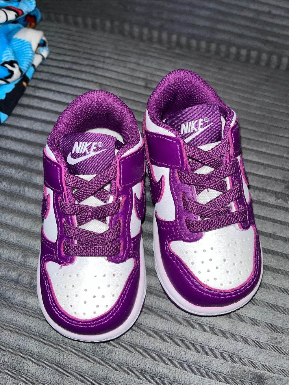 Nike dunk low white/viotech toddler 4C sneakers